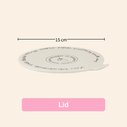 White lid with branding and measurement label on a beige background