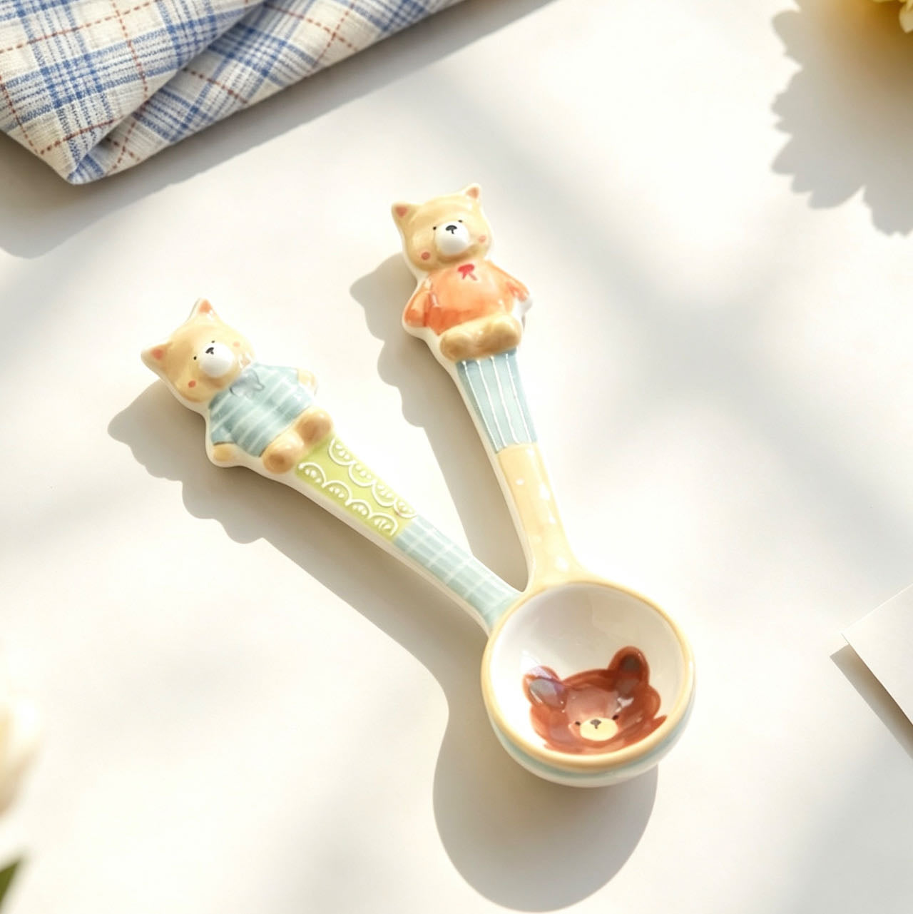 Hand-painted bear ceramic spoon detail — natural brushstroke texture, food-safe glaze, MeowCeramics