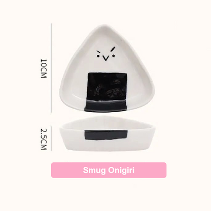 White onigiri-shaped container with black rice and measurements on a white background