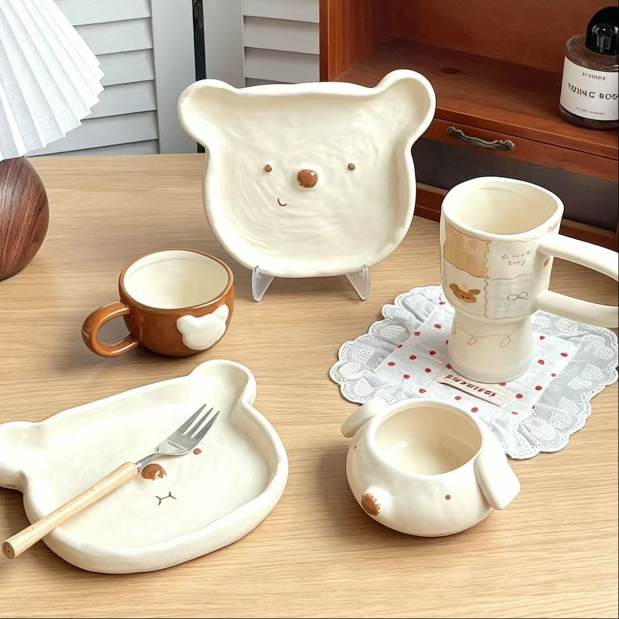 Polar bear hand-painted rough pottery tableware — close-up brushstroke detail, MeowCeramics